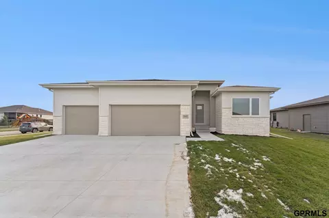 11016 S 222 St, Gretna, NE 68028
