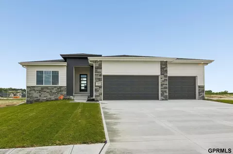 21907 Mcclellan Dr, Gretna, NE 68028