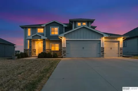 17123 Rachel Snowden Pkwy, Bennington, NE 68007