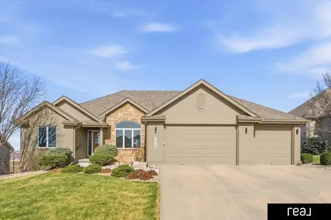 11796 Whitmore St, Omaha, NE 68142