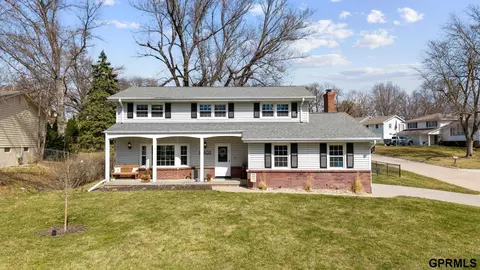 12402 Shamrock Rd, Omaha, NE 68154