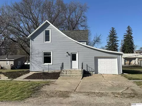 412 Washington St, Nehawka, NE 68413