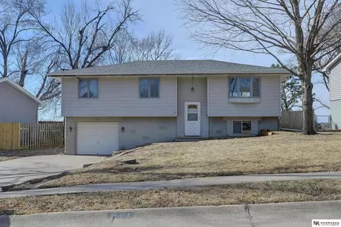 11904 N 157th St, Bennington, NE 68007
