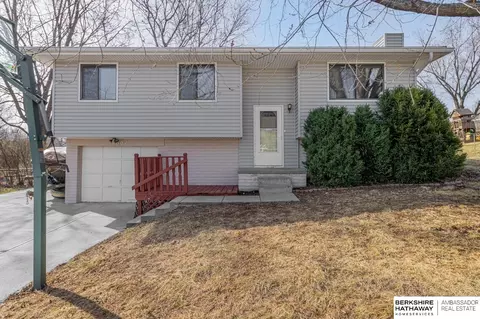 14007 Rose Lane Rd, Omaha, NE 68138