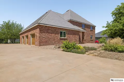 6525 Rolling Hills Ct, Lincoln, NE 68512
