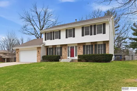 21201 Brentwood Rd, Elkhorn, NE 68022