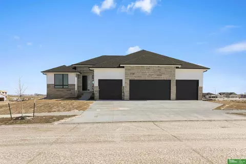 5813 N 197th Ave, Elkhorn, NE 68022