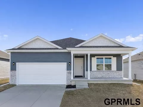 18452 Aurora St, Omaha, NE 68136