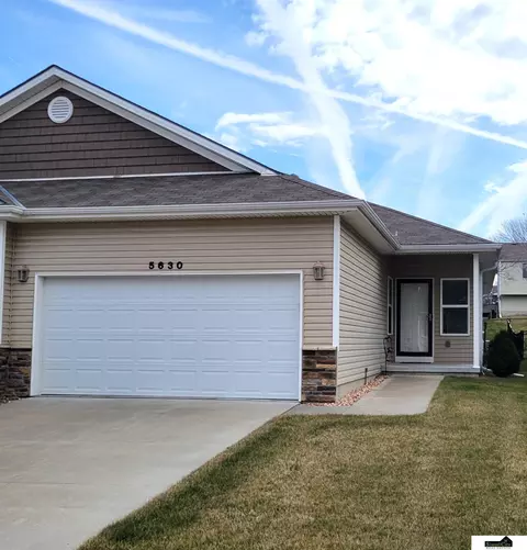 5630 Barrington Cir, Lincoln, NE 68516