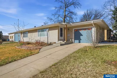 665 Sumner St, Lincoln, NE 68502