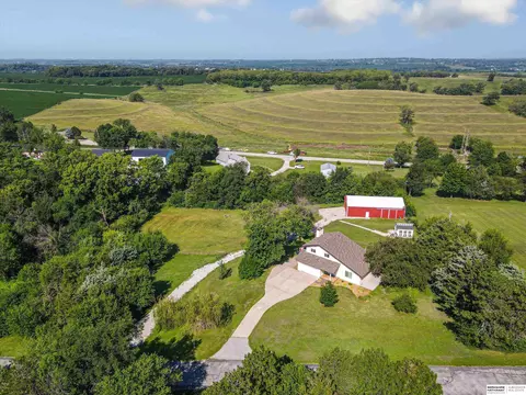 18302 Nicholas Rd, Plattsmouth, NE 68048