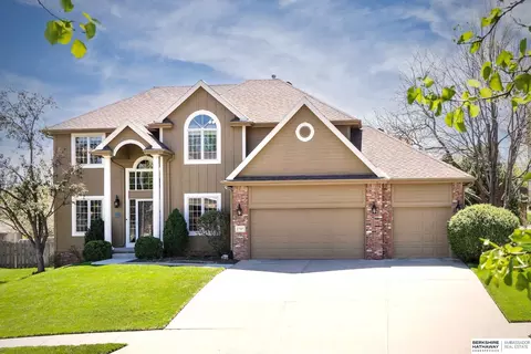 17507 Jefferson St, Omaha, NE 68135