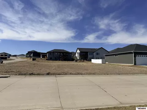 10720 Century Ln, Lincoln, NE 68527
