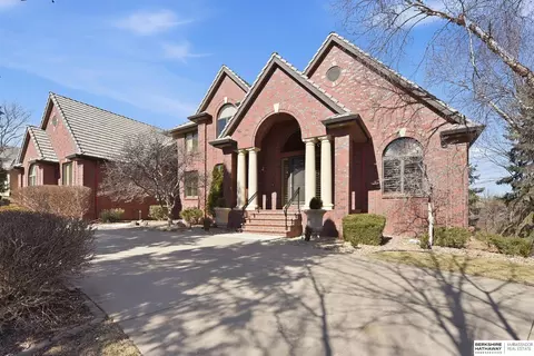 13804 Cuming St, Omaha, NE 68154