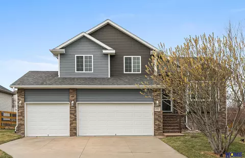 2452 Grainger Pkwy, Lincoln, NE 68512
