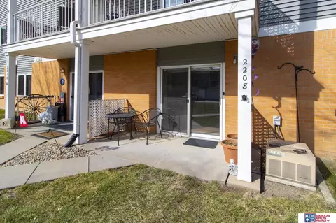 3001 S 51st Street Ct #2208, Lincoln, NE 68506