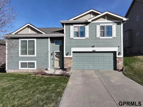 4617 N 175th Ave, Omaha, NE 68116