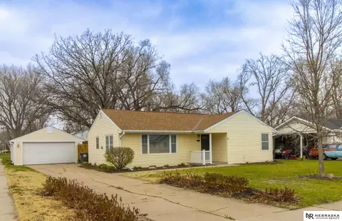 10811 N 140th St, Waverly, NE 68462
