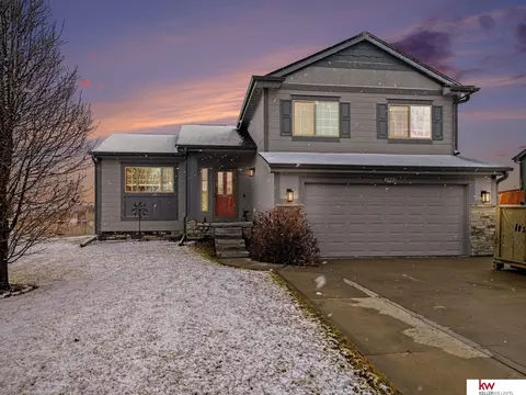 1903 Mesa St, Bellevue, NE 68123