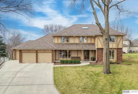 16566 Valley Ave, Omaha, NE 68130