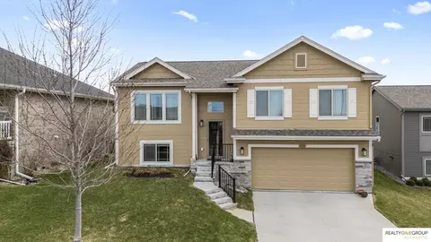 8309 Craig Ave, Omaha, NE 68122