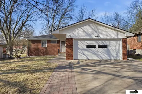 625 Sierra Dr, Lincoln, NE 68505