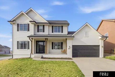 17024 Rampart St, Omaha, NE 68136