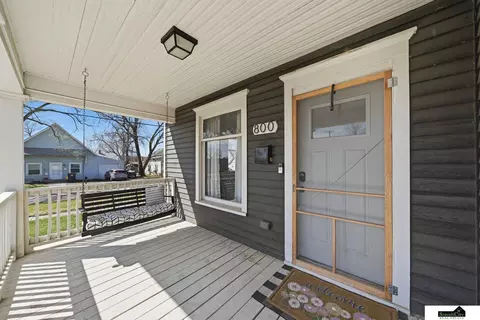 Exterior - 800 Scott St, Beatrice, NE 68310 photo 3 of 6