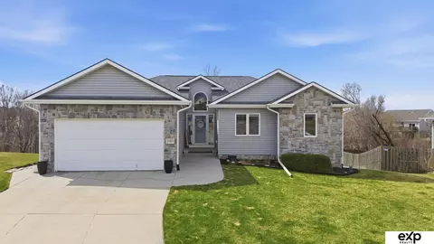 11833 S 210th Cir, Gretna, NE 68028