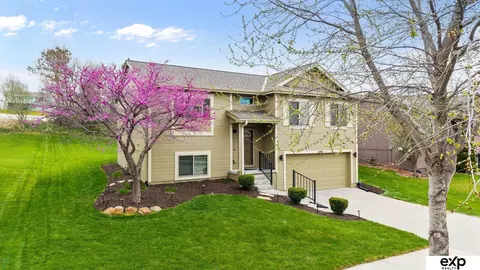 5701 S 190th Ter, Omaha, NE 68135