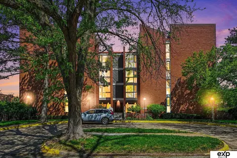 3702 Jackson St #201, Omaha, NE 68105