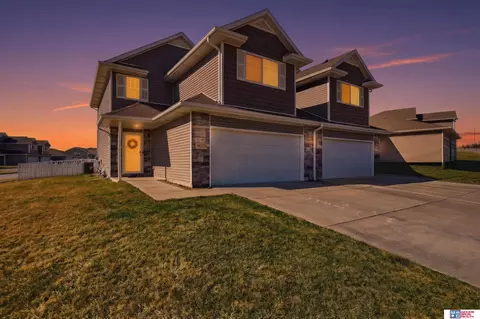 9015 Fremont St, Lincoln, NE 68507