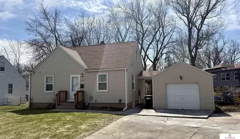 2753 Sharon Dr, Omaha, NE 68112