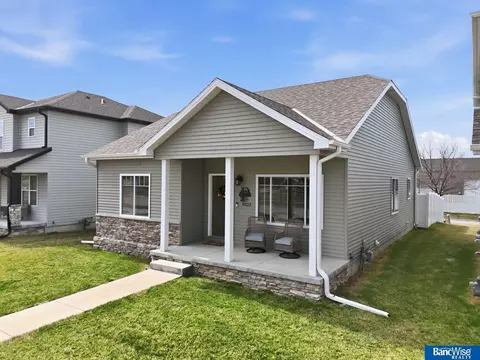 8223 Ryley Ln, Lincoln, NE 68512