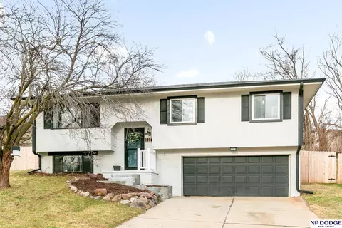 12742 Fowler Cir, Omaha, NE 68164