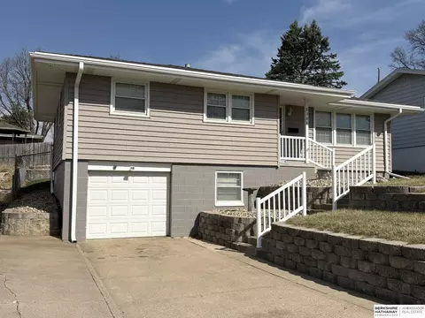 8304 Franklin St, Omaha, NE 68114