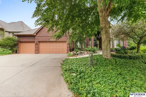 115 S 128th Plz, Omaha, NE 68154