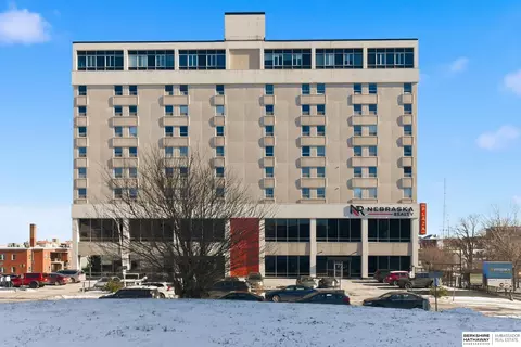 105 N 31st Ave #302, Omaha, NE 68131