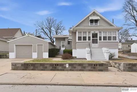 3018 S 30th St, Omaha, NE 68105