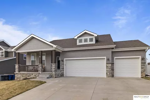11616 Shepard St, Papillion, NE 68046