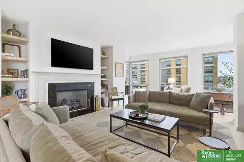 3201 Dodge Ct #5611, Omaha, NE 68131