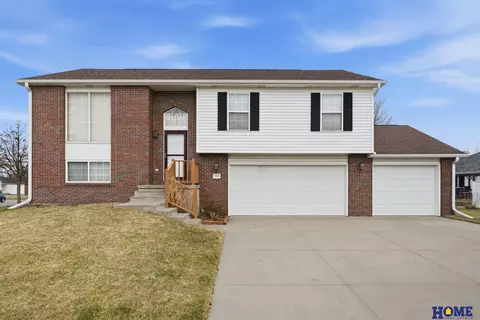 2838 Whitlock Rd, Lincoln, NE 68516