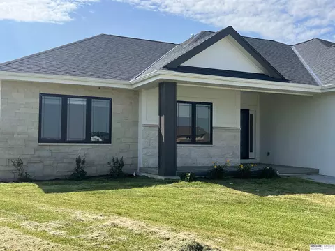 1007 Bluejay Cir, Ashland, NE 68003