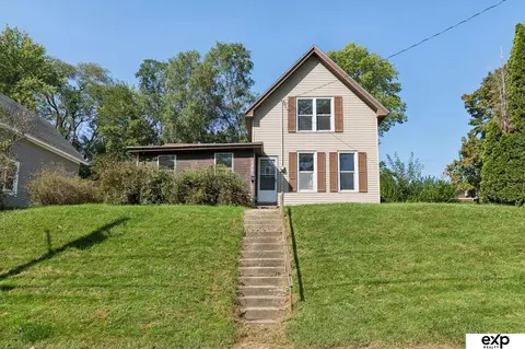 321 N 6th St, Missouri Valley, IA 51555