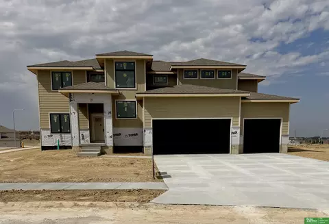 10662 S 102nd Ave, Papillion, NE 68046