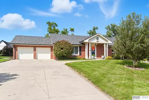 1524 S 126th St, Omaha, NE 68144