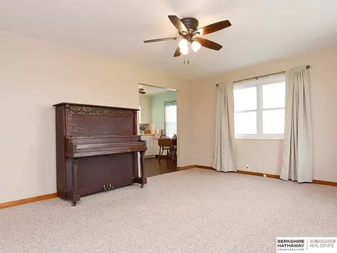 Living - 15709 S 180th St, Springfield, NE 68059 photo 3 of 4