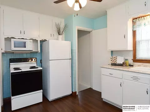 Kitchen - 15709 S 180th St, Springfield, NE 68059 photo 2 of 3