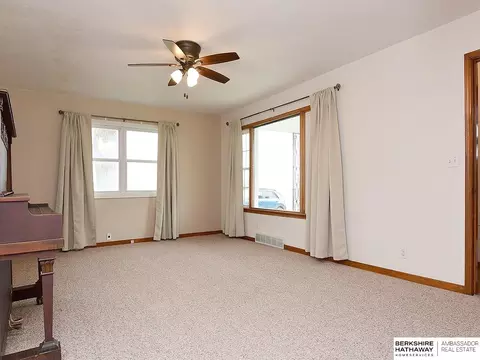 Living - 15709 S 180th St, Springfield, NE 68059 photo 2 of 4