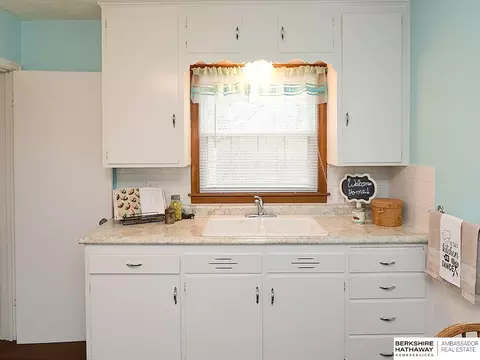 Kitchen - 15709 S 180th St, Springfield, NE 68059 photo 3 of 3